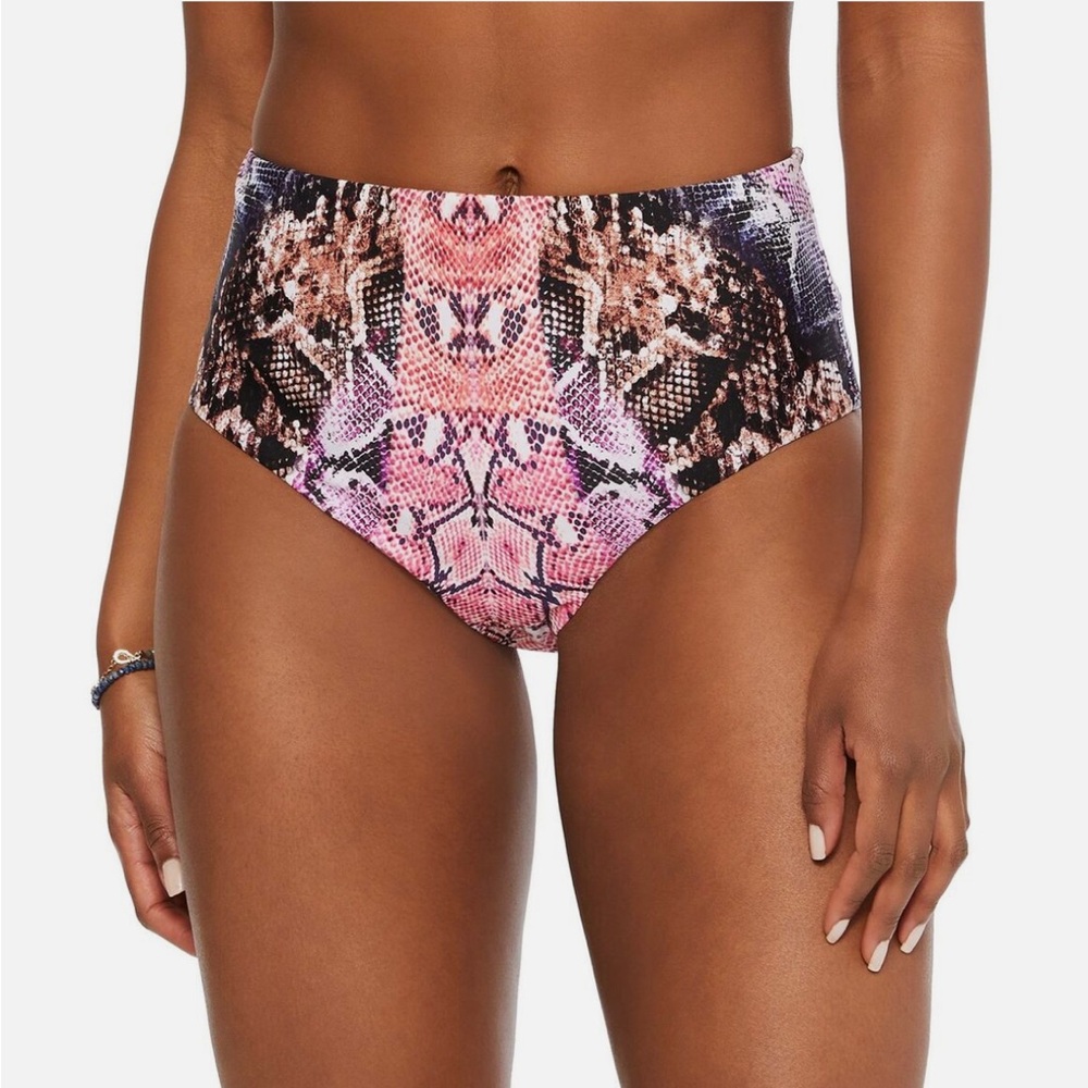 Bar III animal print swimsuit bikini bottoms